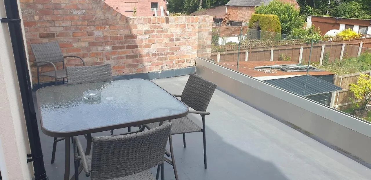 Modern 2 Bed Apartment With Parking Μπέλφαστ